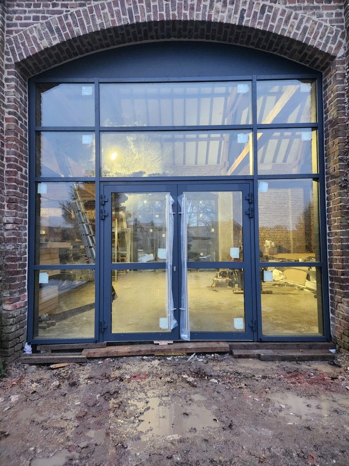 Une grange transformée en boucherie